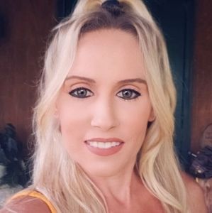 Meet your Posher, Tania